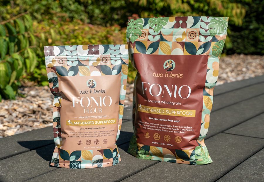 Fonio bag with strawberries
